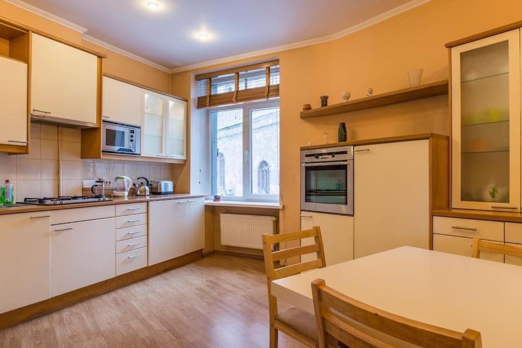 Old Town Apartment Next To Saint Peter'S Church 리가 외부 사진