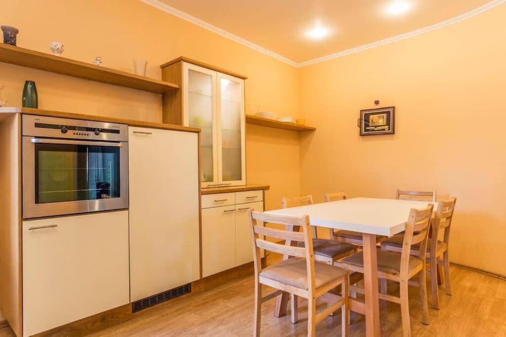 Old Town Apartment Next To Saint Peter'S Church 리가 외부 사진